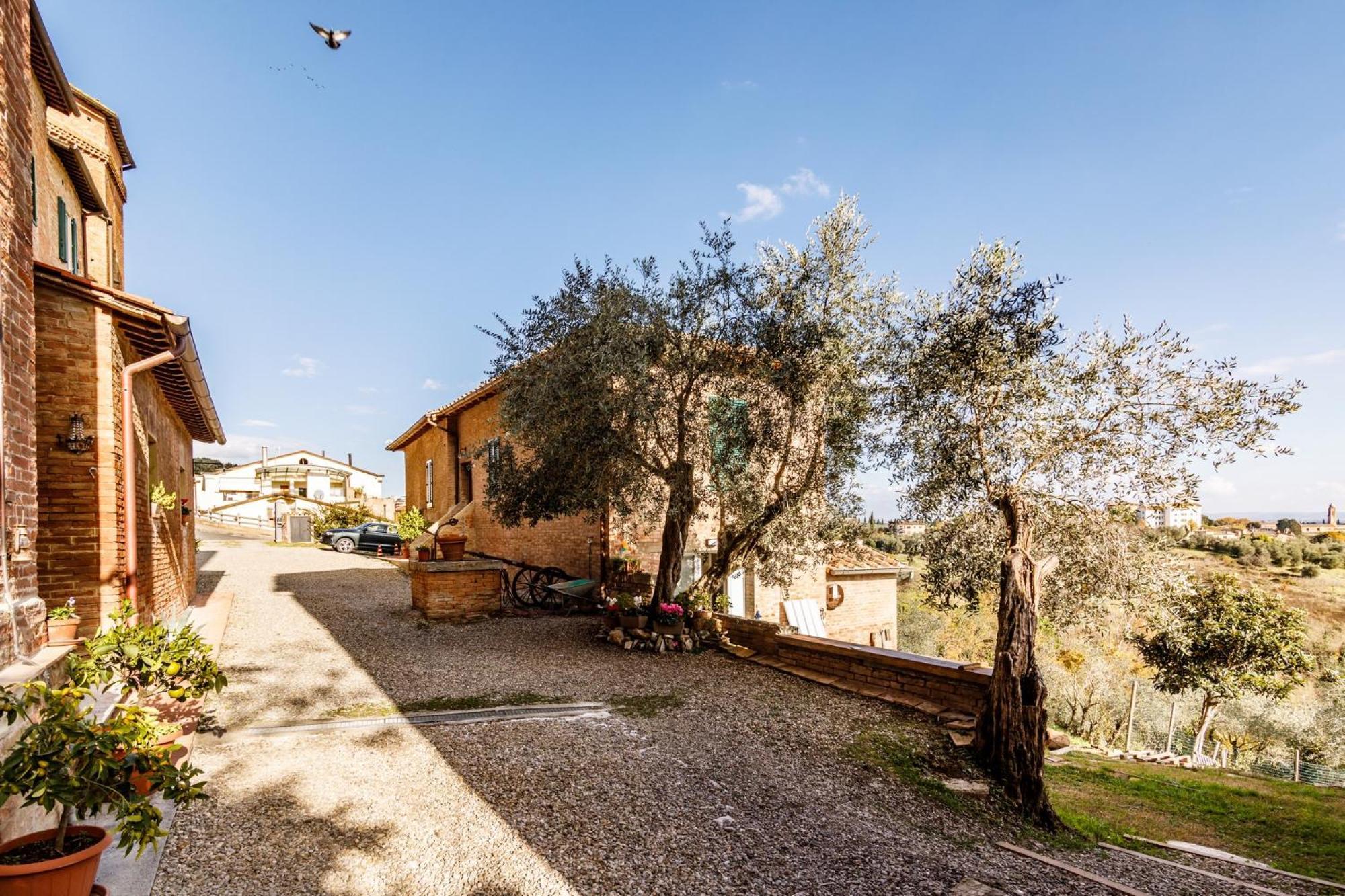 Porta Romana Elegant Apartments With Private Parking! Σιένα Εξωτερικό φωτογραφία