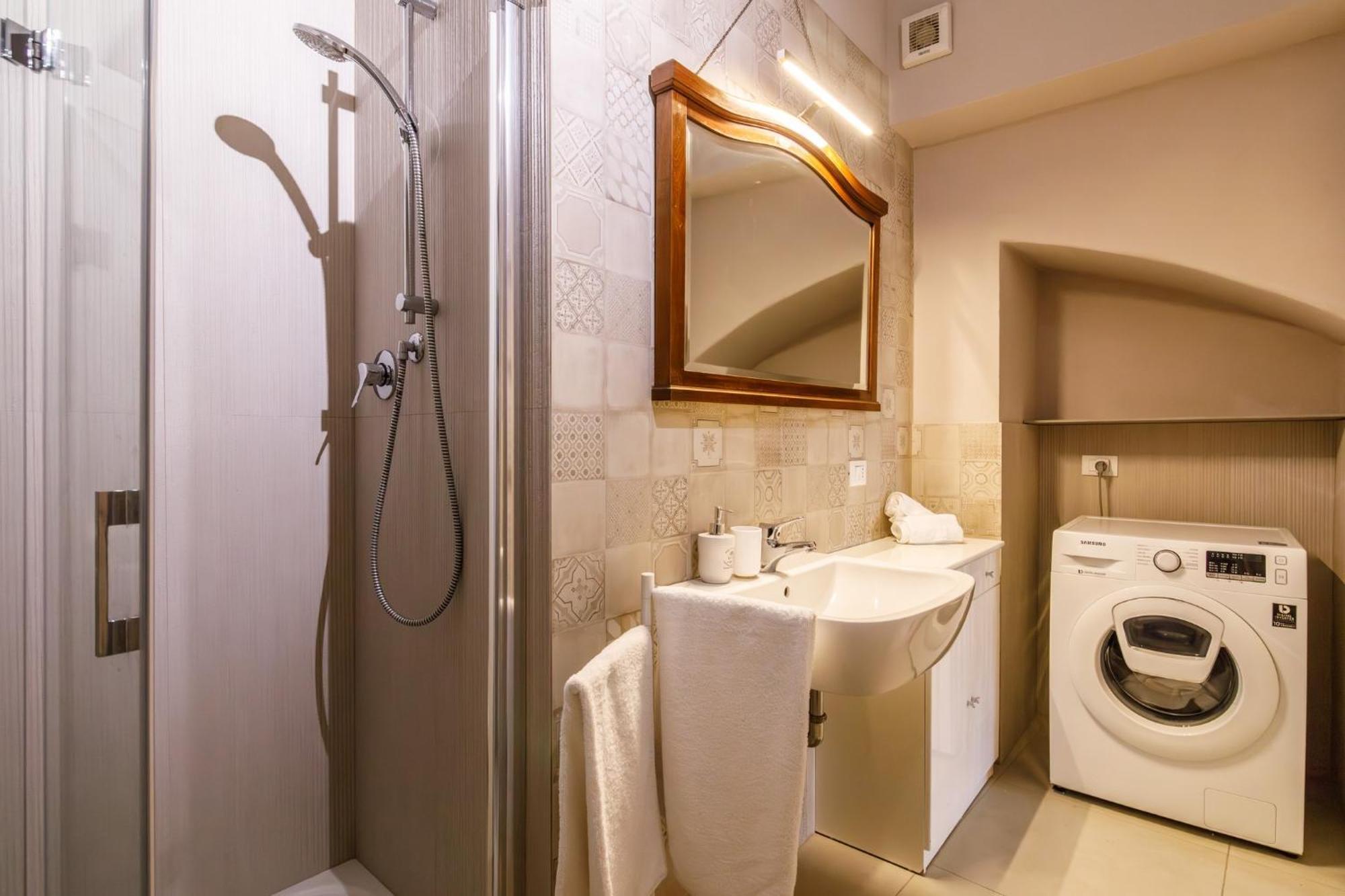 Porta Romana Elegant Apartments With Private Parking! Σιένα Εξωτερικό φωτογραφία
